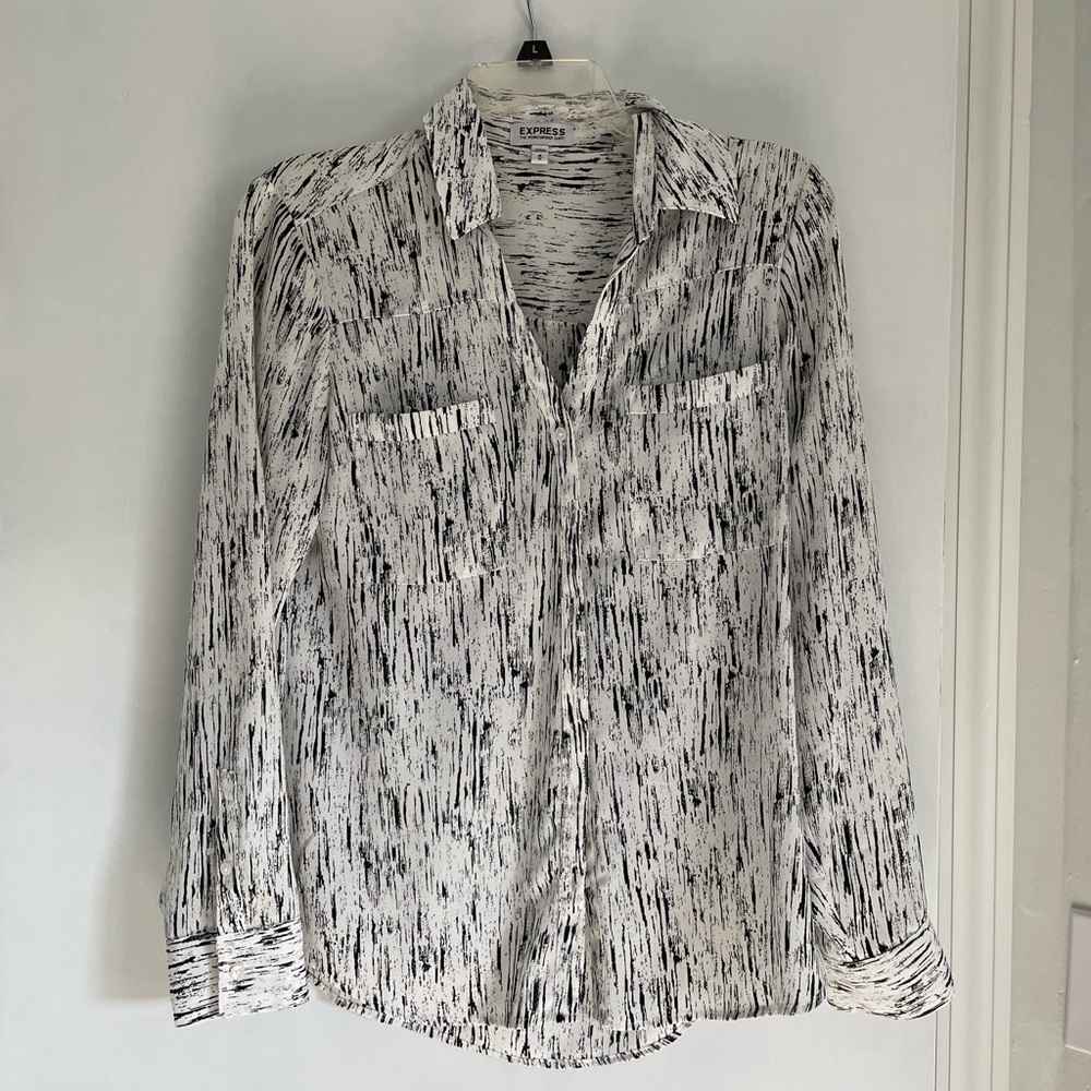 Express Black and White Portofino Shirt, Size Medium